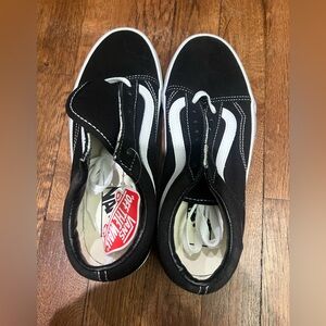 vans nwt size 8 women size 6.5 men never worn sat in closet